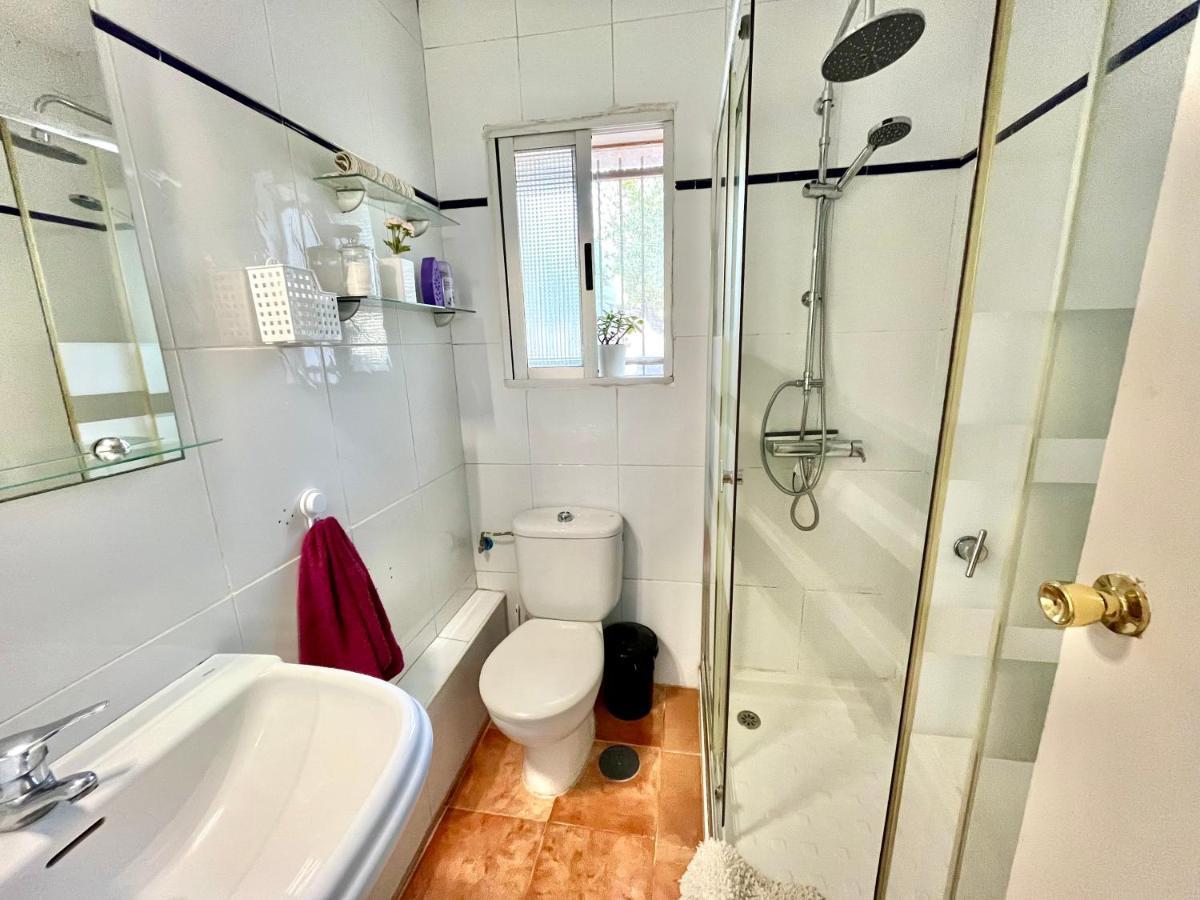 Estudio Adosado Acogedor Con Jardin, Barbacoa Y Parking Privado Аликанте Екстериор снимка